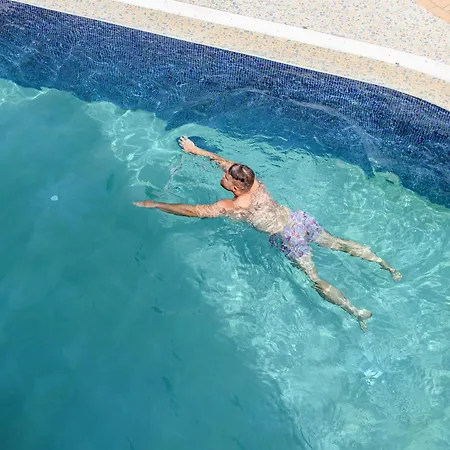 Elisabetta לינה וארוחת בוקר 4*