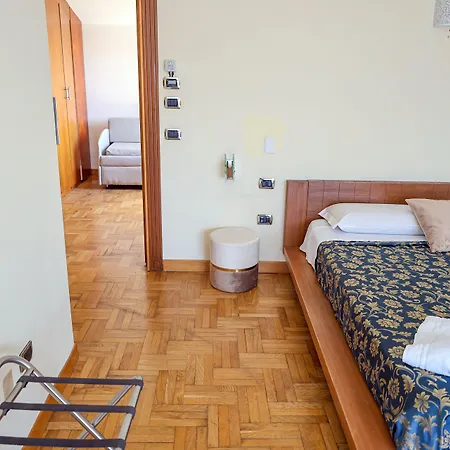 Elisabetta לינה וארוחת בוקר 4*